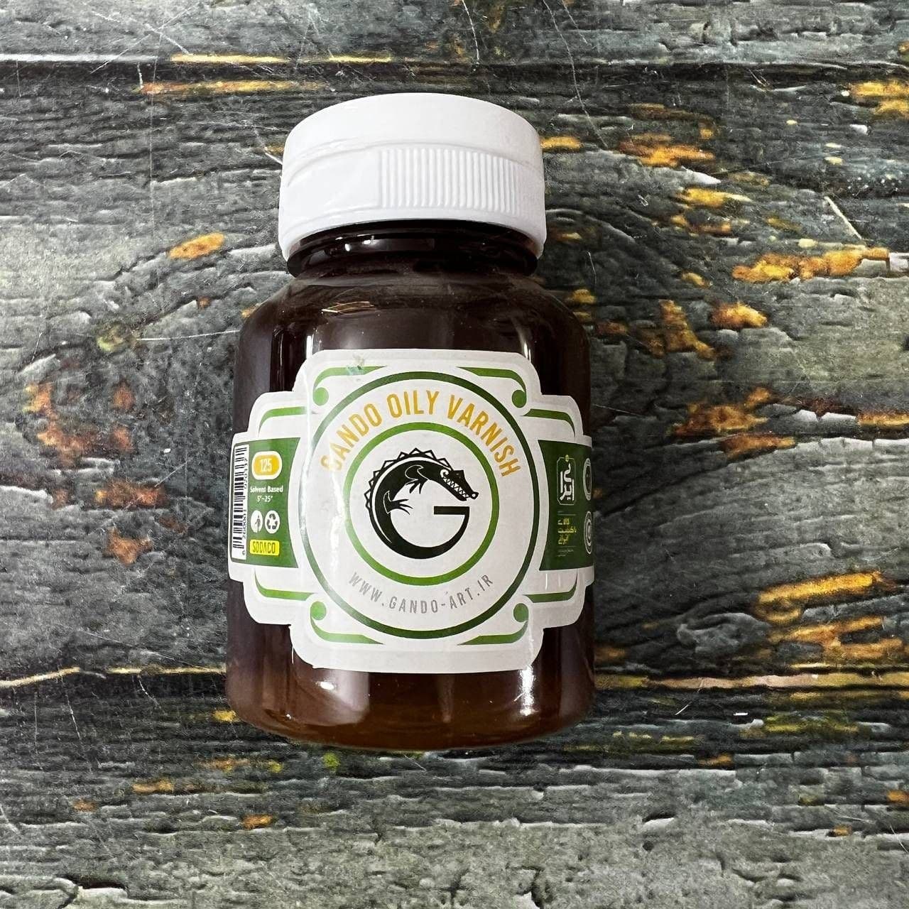 یک قوطی روغن جلا از نمای رو به رو